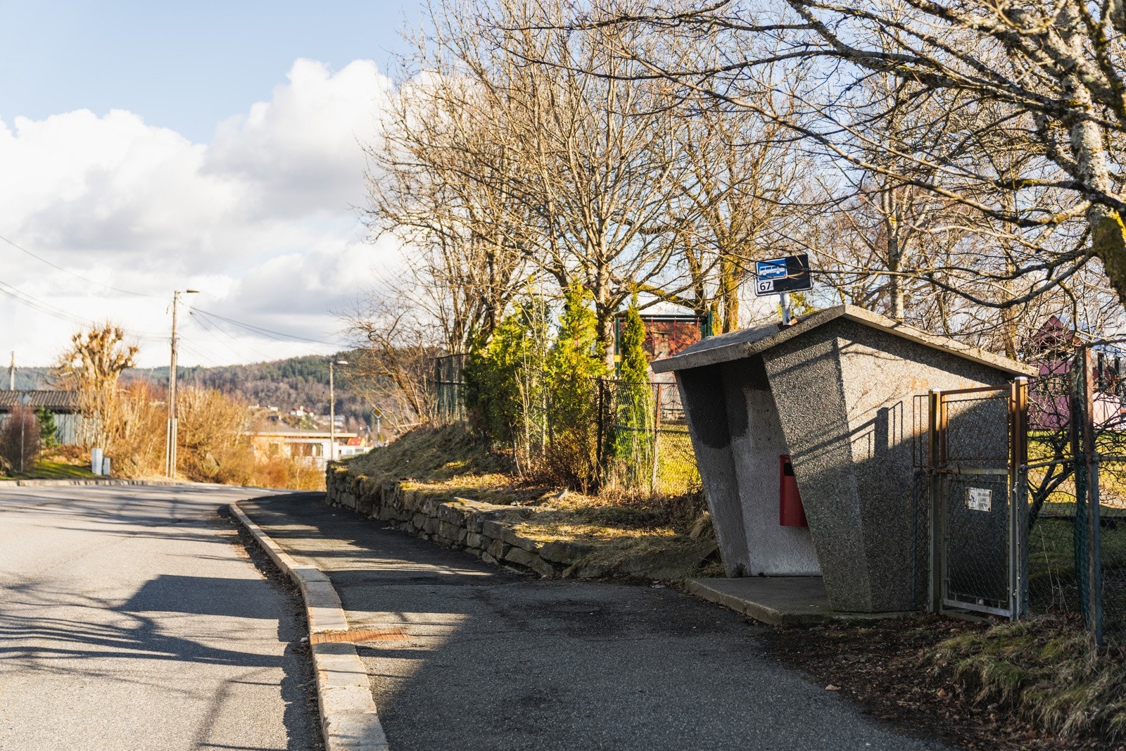 Nærmeste busstopp ligger like ved. Galleribilde