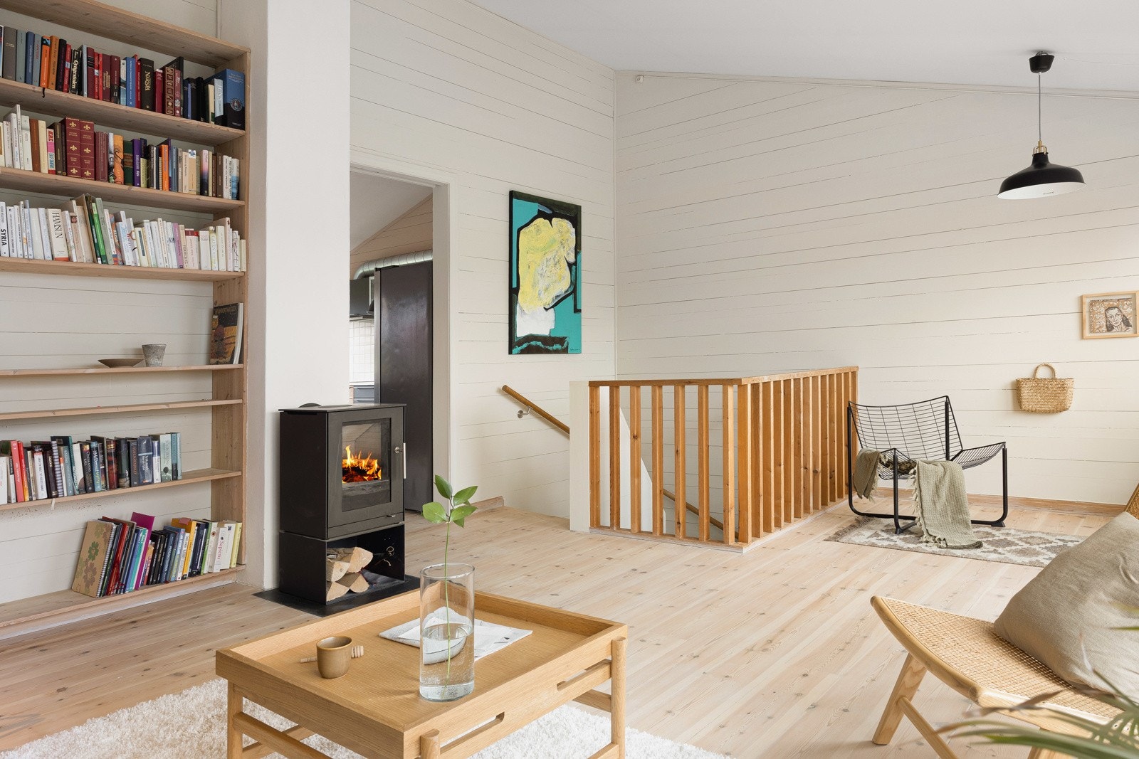 2.etg byr på Svært god takhøyde, store vindusflater, åpne flater og ikke minst en svært funksjonell planløsning. Galleribilde