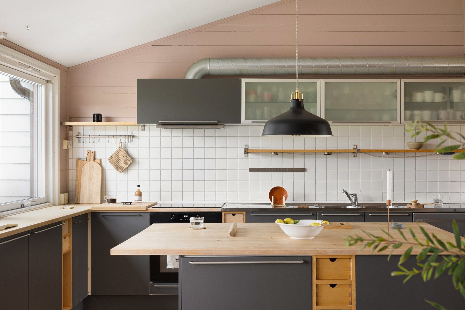 Det er videre montert kjøkkenøy som gir et mer sosialt rom og er perfekt for familien. Galleribilde