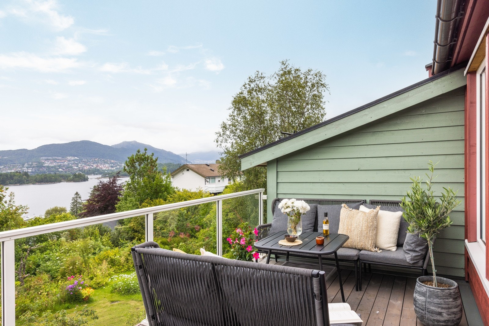 Her kan du nyte en fin og luftig utsikt over nærområdet og Nordåsvannet. Galleribilde