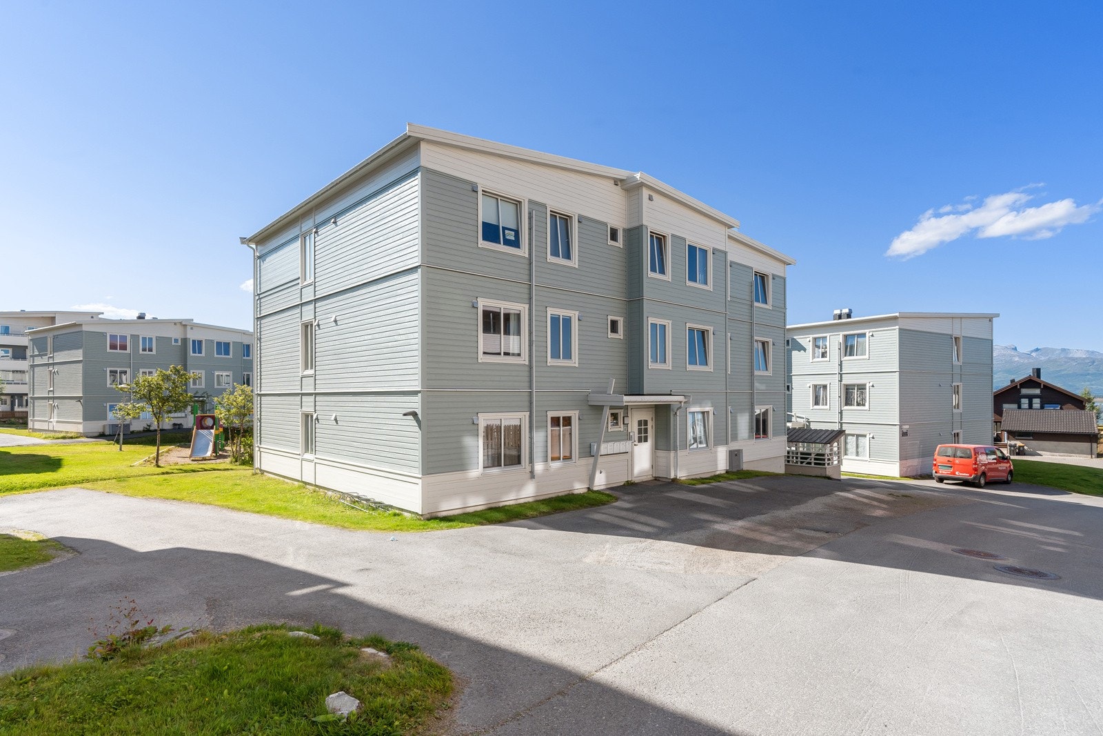 Fagereng er viden kjent for svært gode sol- og utsiktsforhold og trygge bovilkår. Galleribilde