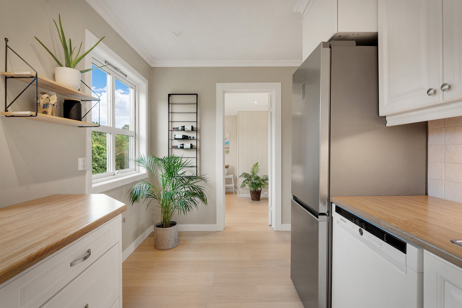 - Her er det plass til å møblere med frokostbord - Galleribilde