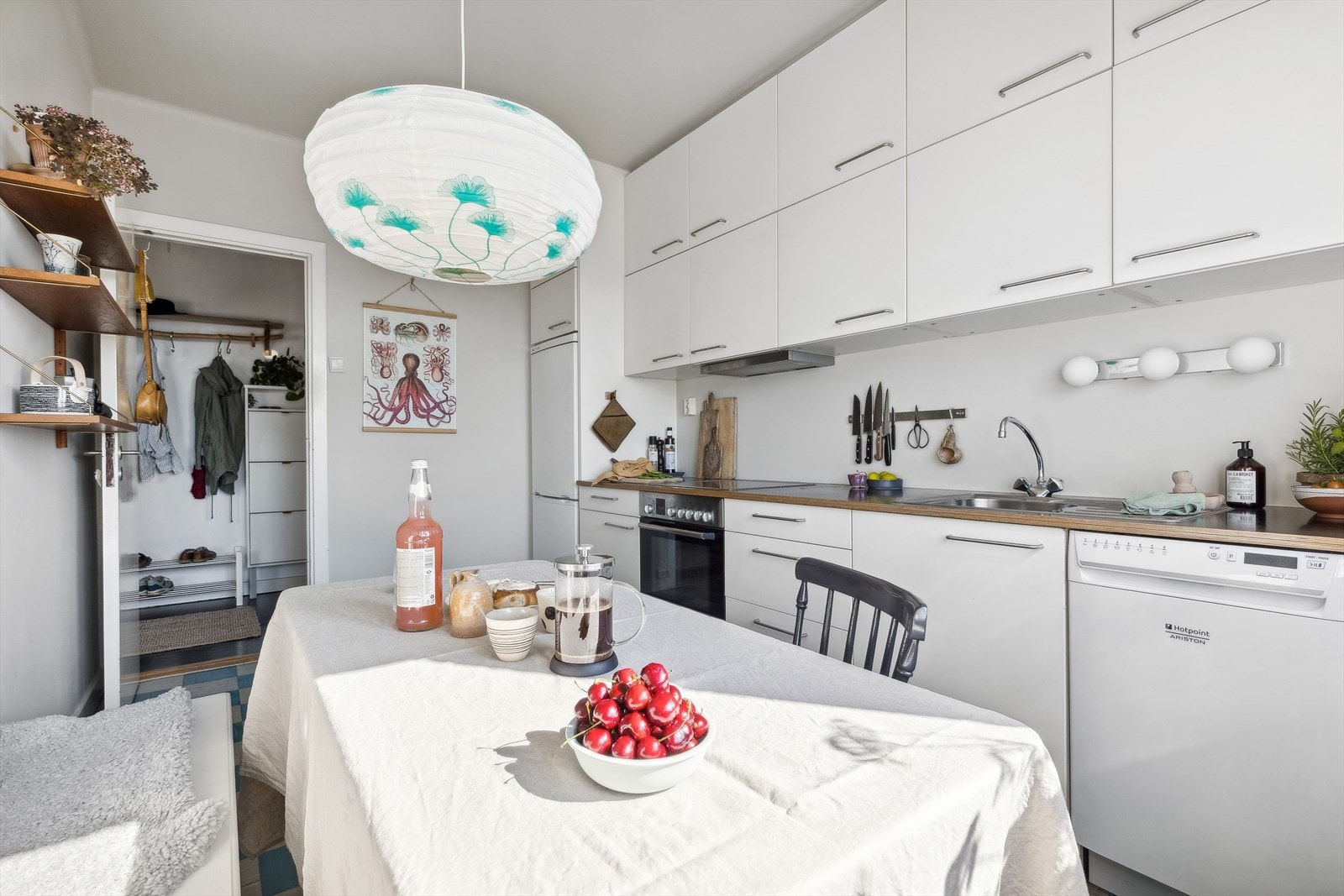 God plass til kjøkkenbord. Galleribilde