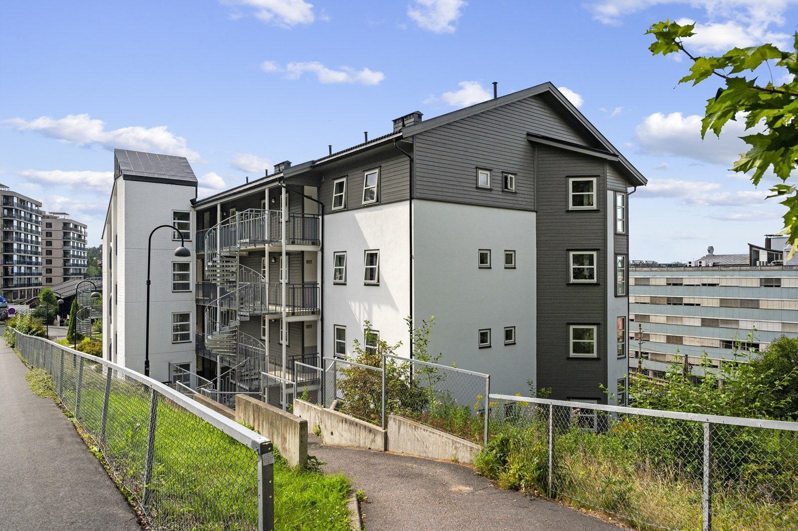 Fyrstikkbakken 7C har en fin beliggenhet i et veletablert område på Bryn/Hellerud. Galleribilde