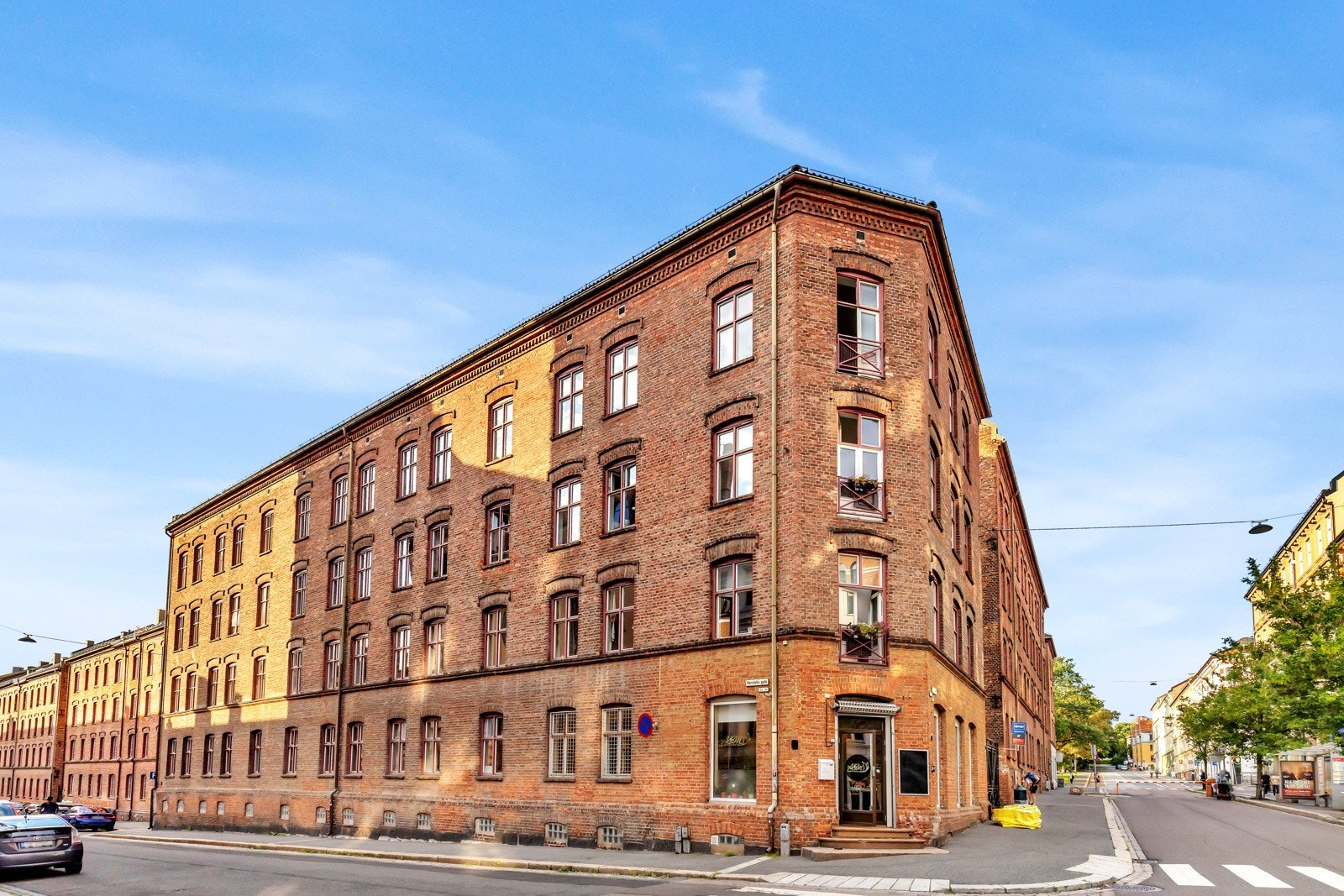Vakker fasade i teglstein. Galleribilde