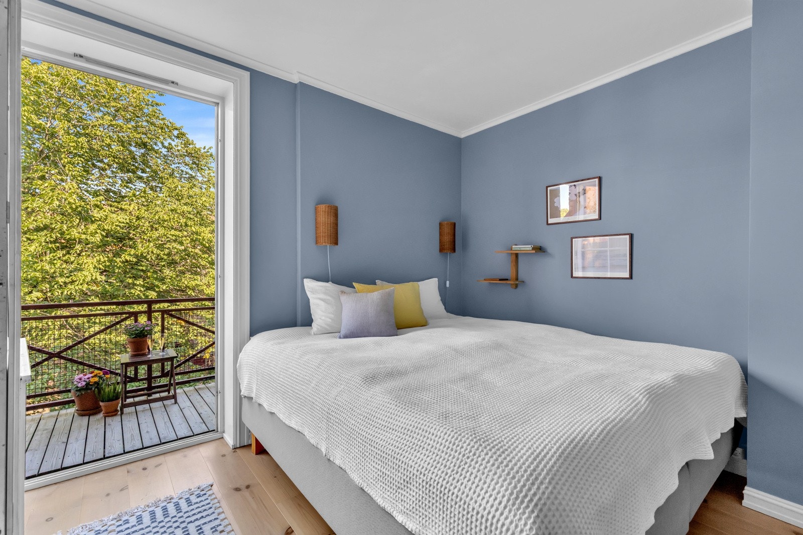 Hovedsoverommet med fantastisk utsyn over bakgården. Galleribilde