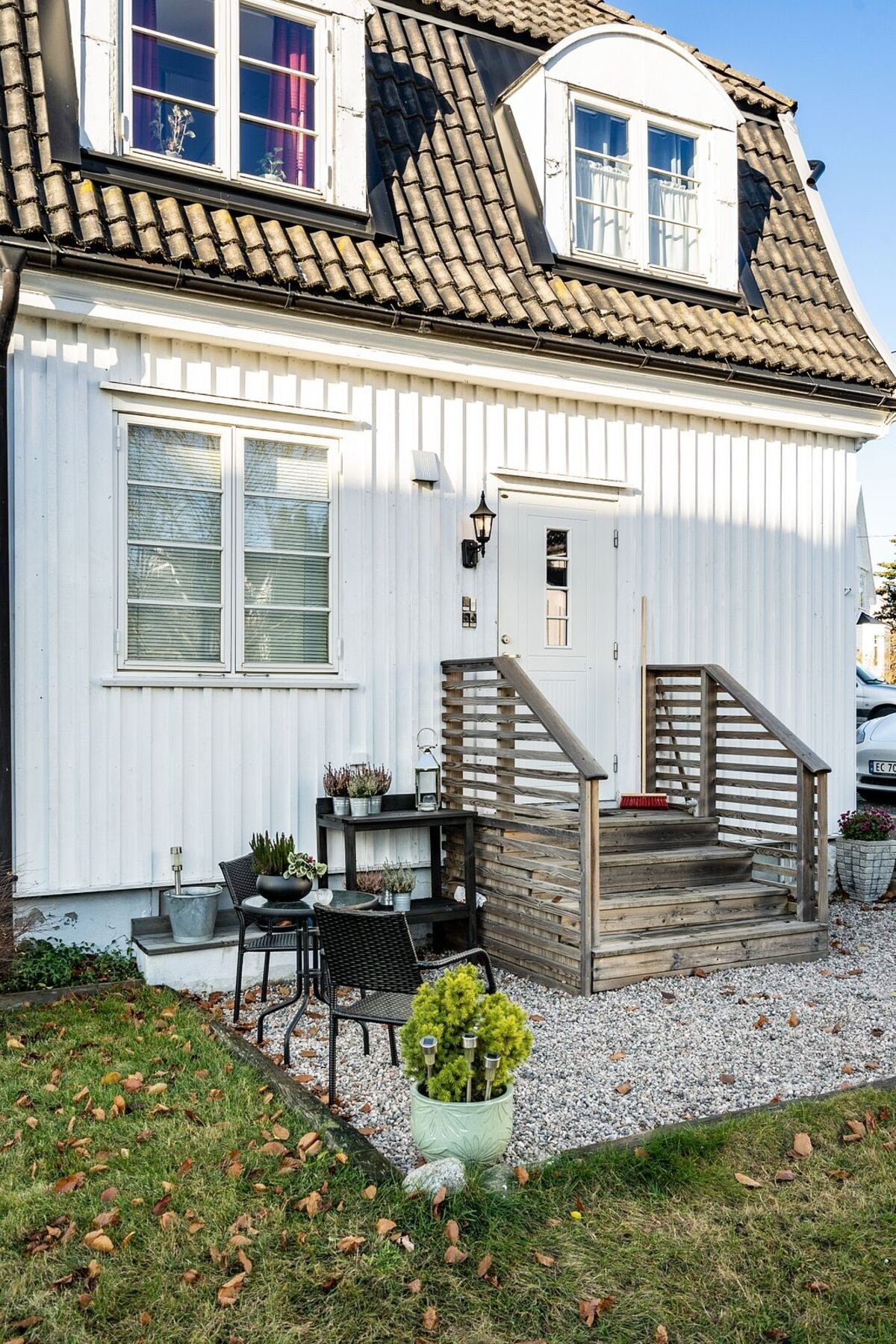 Koselig inngangsparti - det er opparbeidede felles utearealer Galleribilde