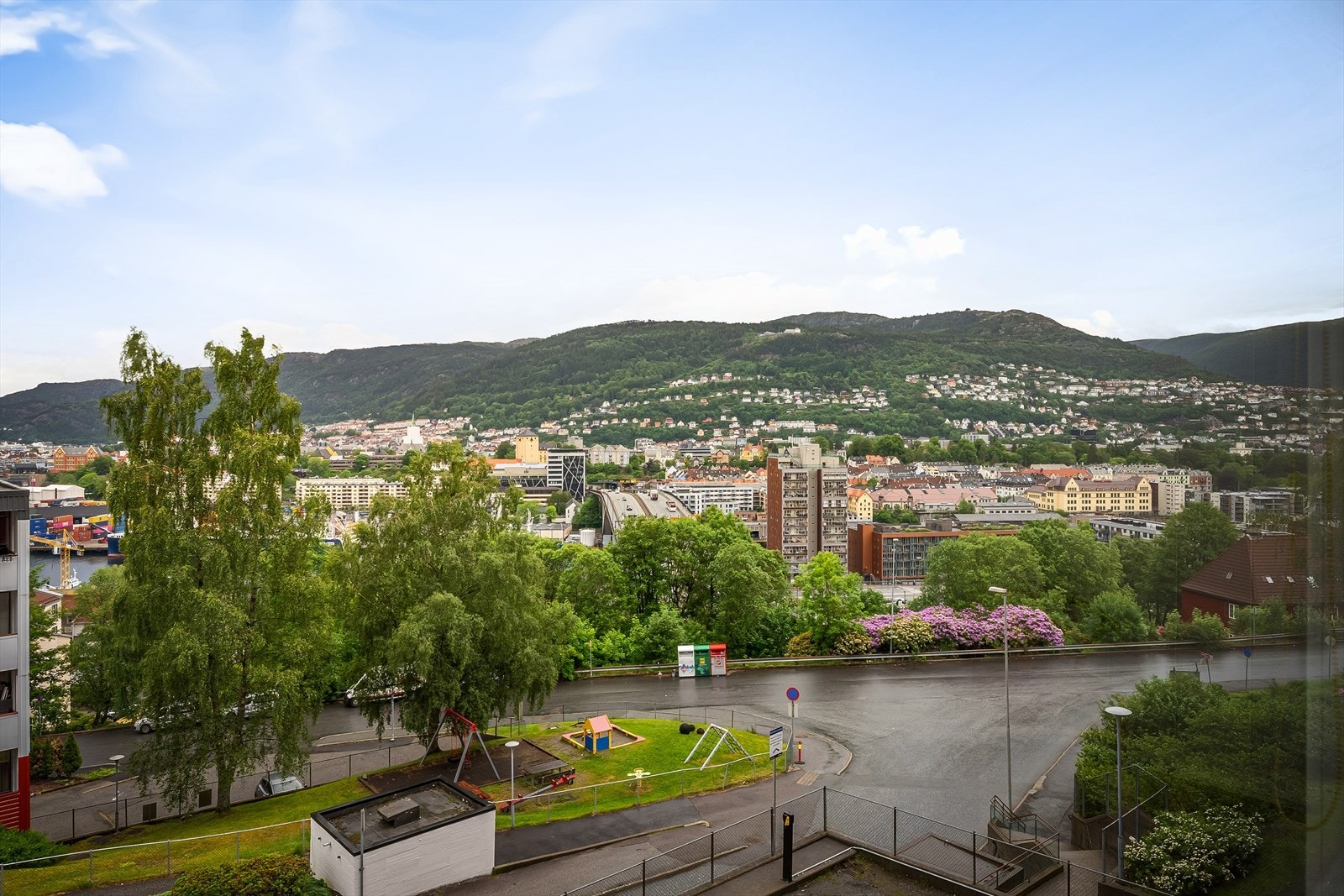 Utsikt mot Fløien og Bergen sentrum Galleribilde