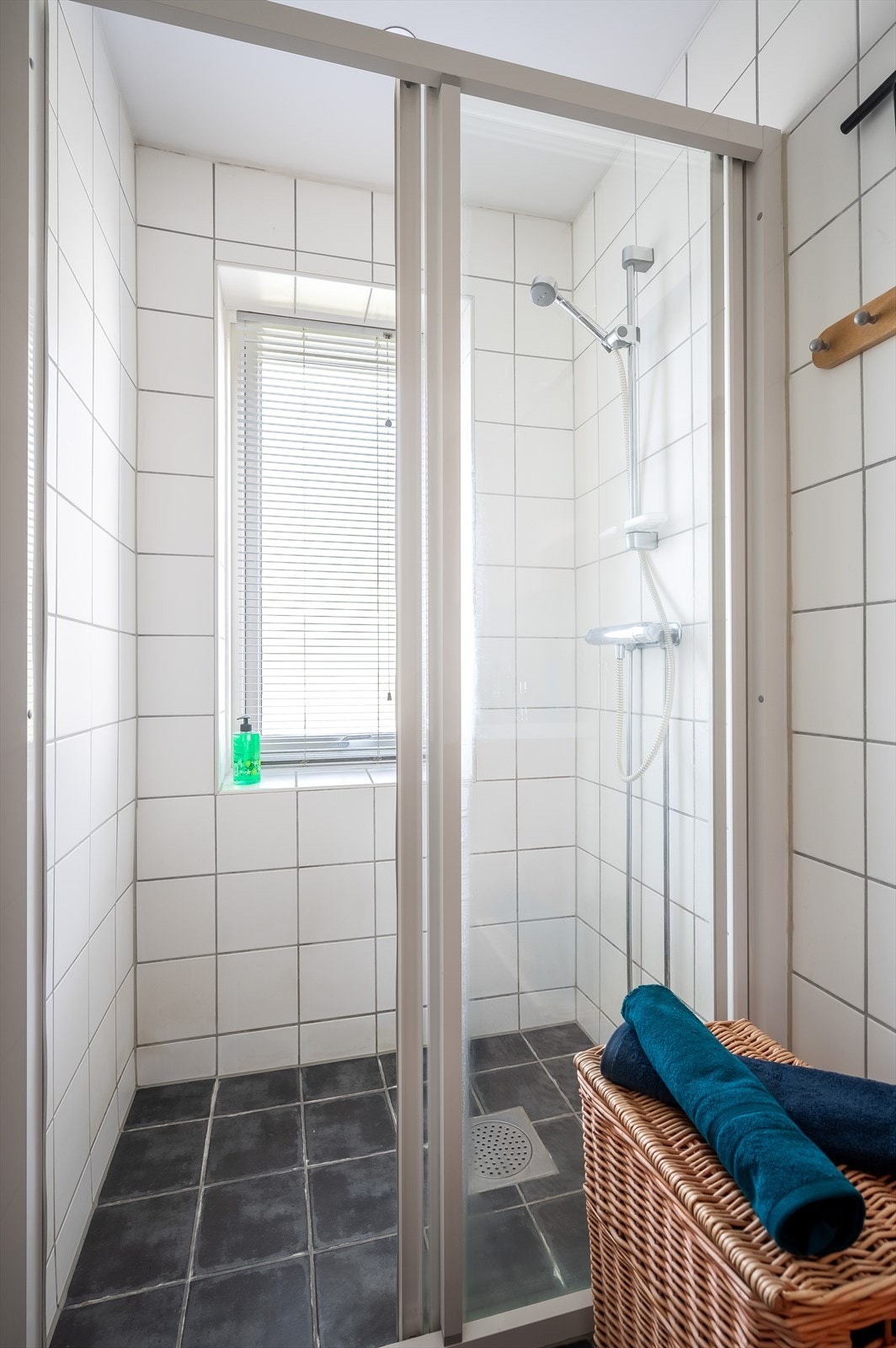 Baderommet fikk nye varmekabler i 2013. Utført av M-Tek. Galleribilde