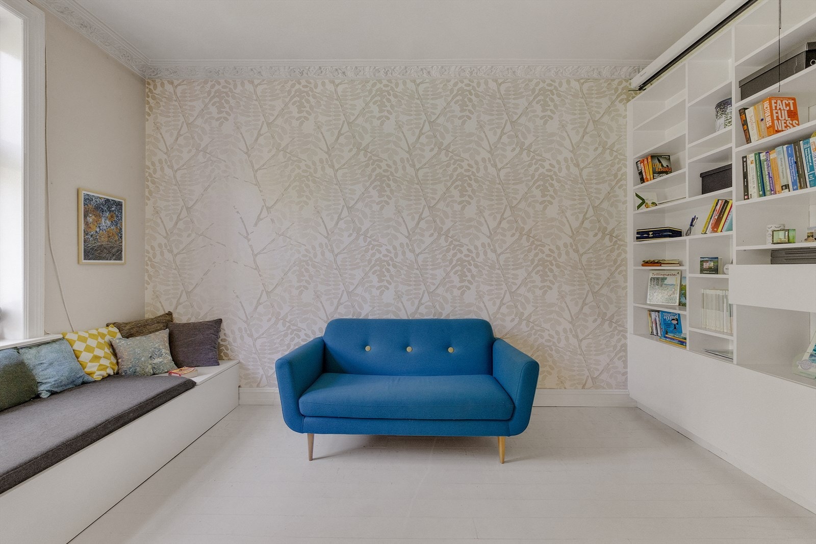 Rommet brukes i dag som en ekstra stue Galleribilde