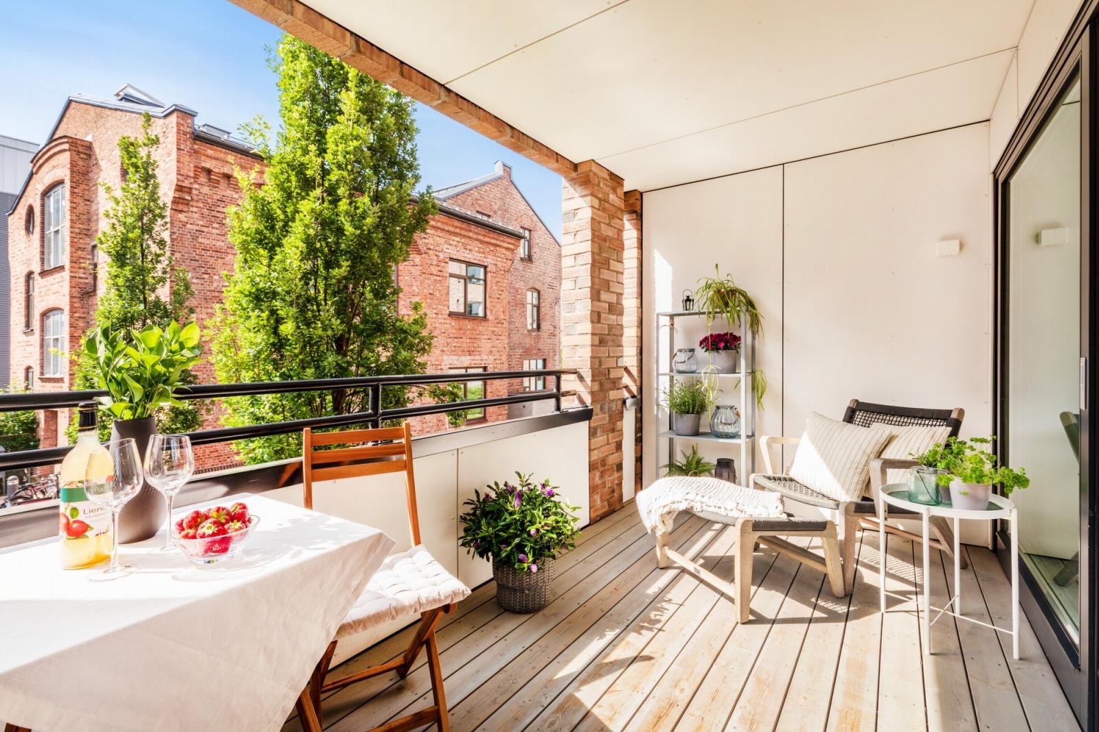 God plass til ønsket utemøblement. Galleribilde