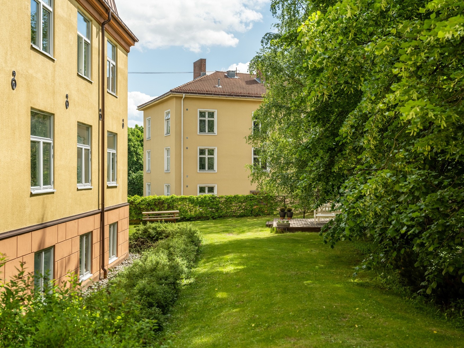 Rett utenfor er det flotte grøntområder. Galleribilde
