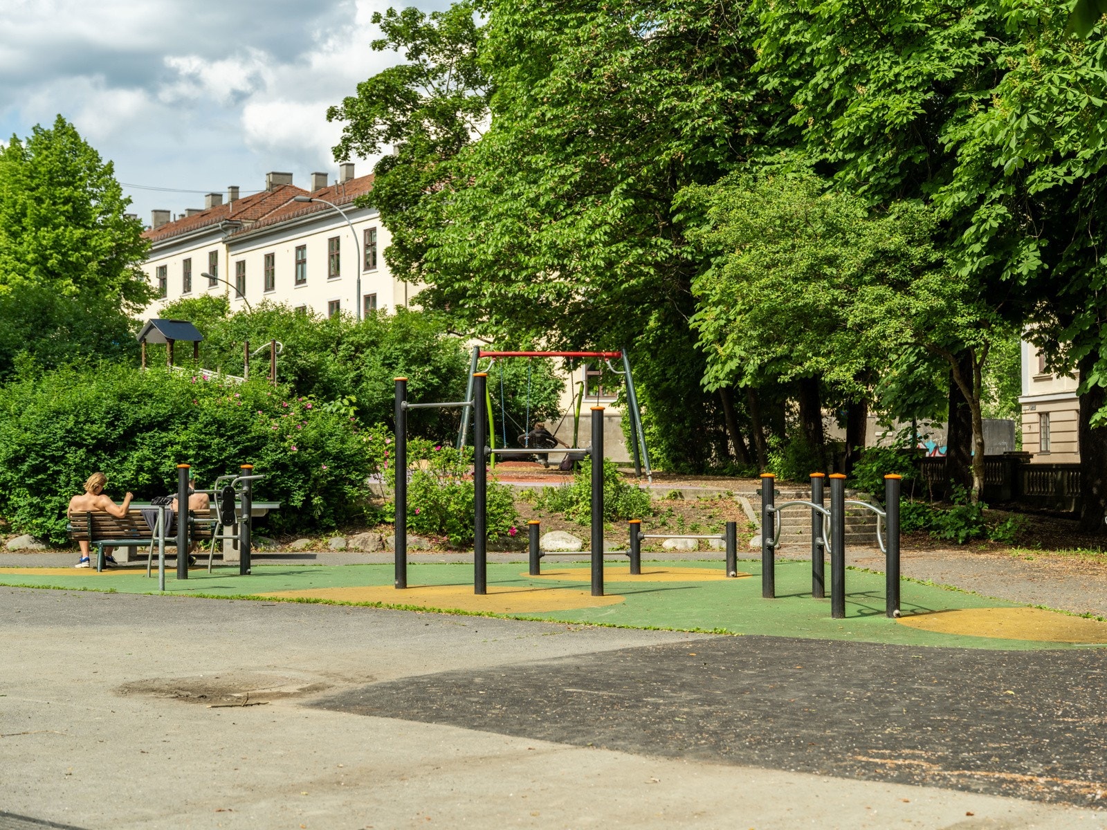 Rett nedenfor ligger Evald Ryghs fotballbane & tuftepark. Galleribilde