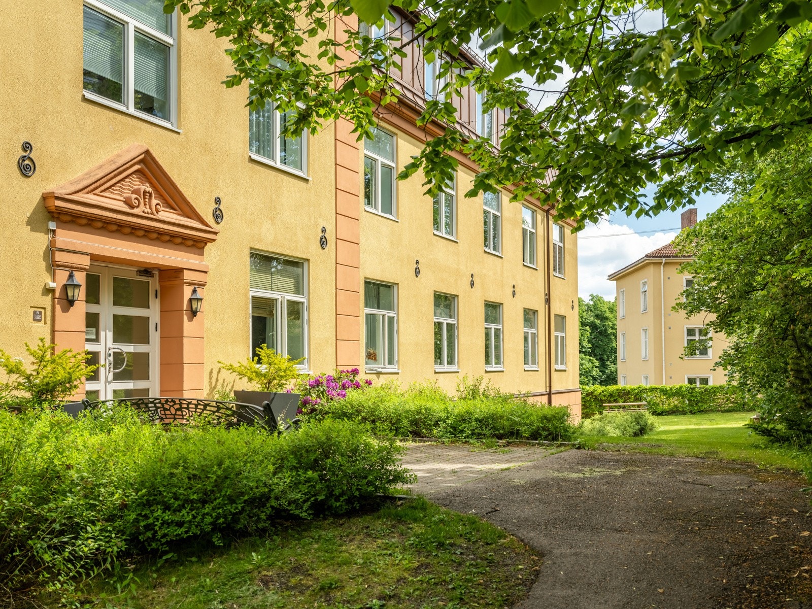 Borettslaget oppleves som veldrevet med hyggelige naboer. Borettslaget består av 40 leiligheter. Galleribilde