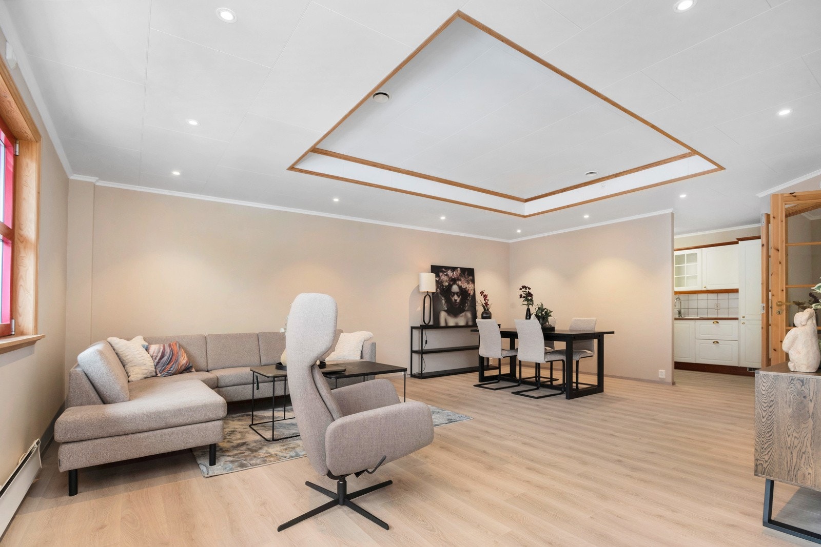 Stova har rette flater og er enkel å innreiie Galleribilde