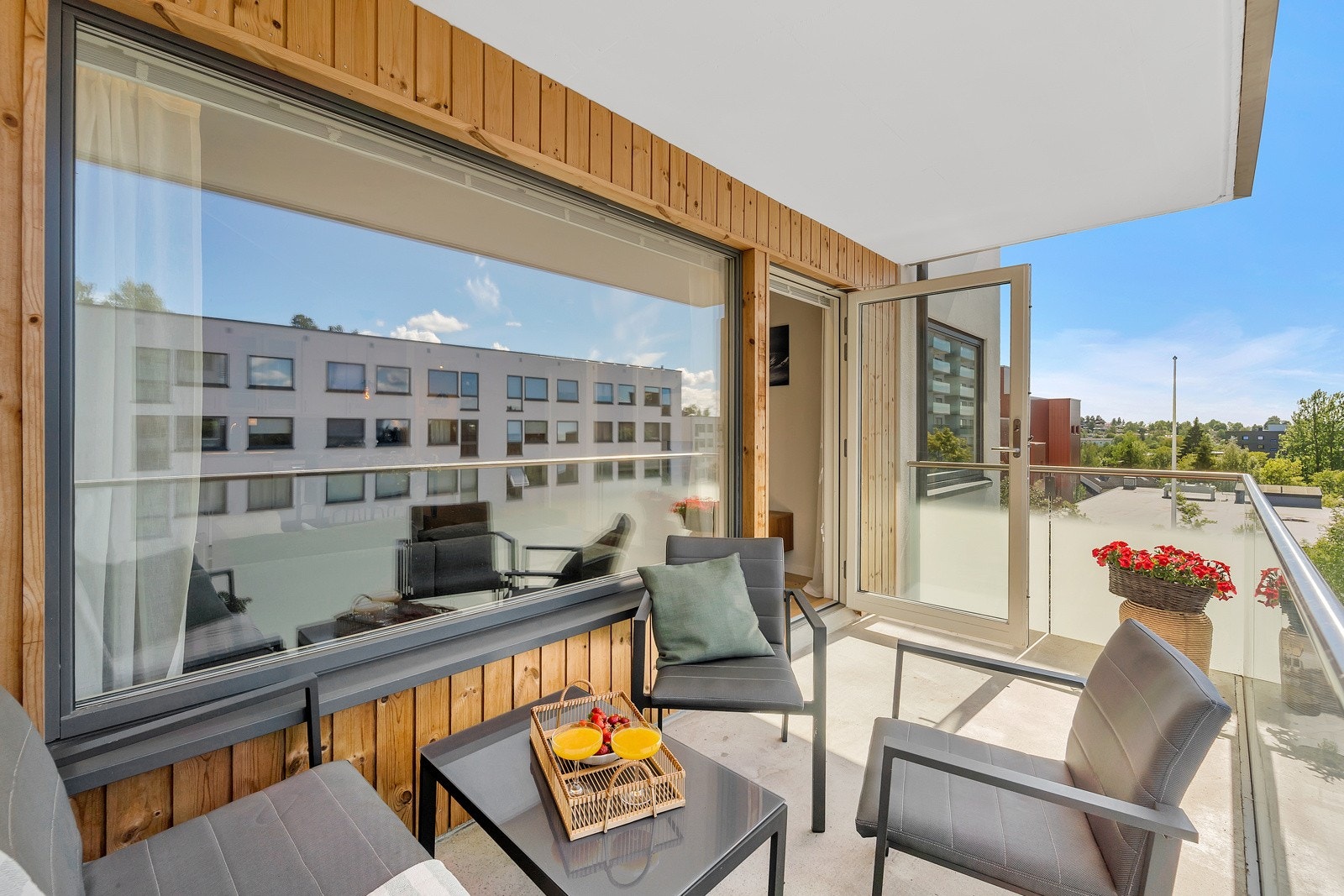 Borettslaget har gjennomført store utbedringer de siste årene, bl.a. fasader og rørfornying Galleribilde