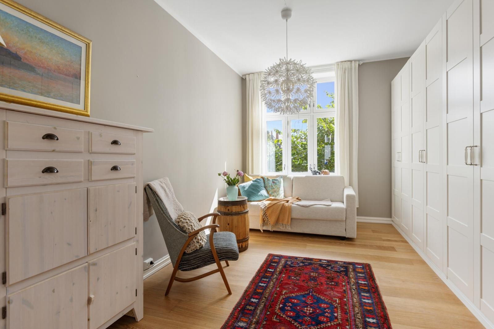 Rommet brukes i dag som stue nr. 2/gjesterom. Kom på visning for å planlegge hvordan du skal innrede din nye bolig. Galleribilde