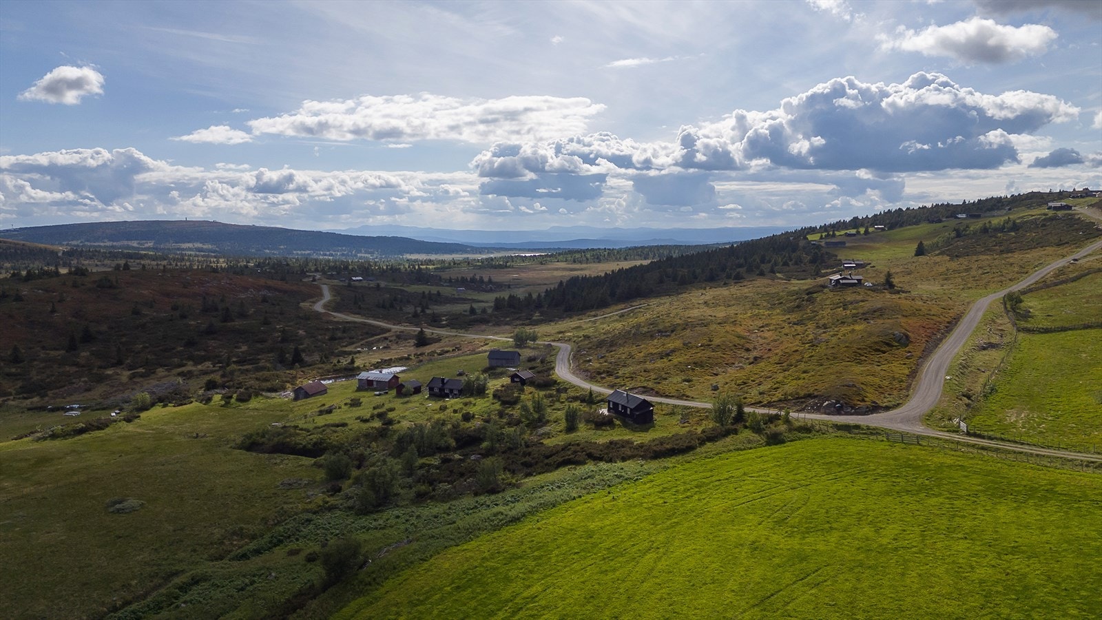 På vinteren er det parkering ved Sjøsæterkrysset, ca 1,5km unna. Galleribilde