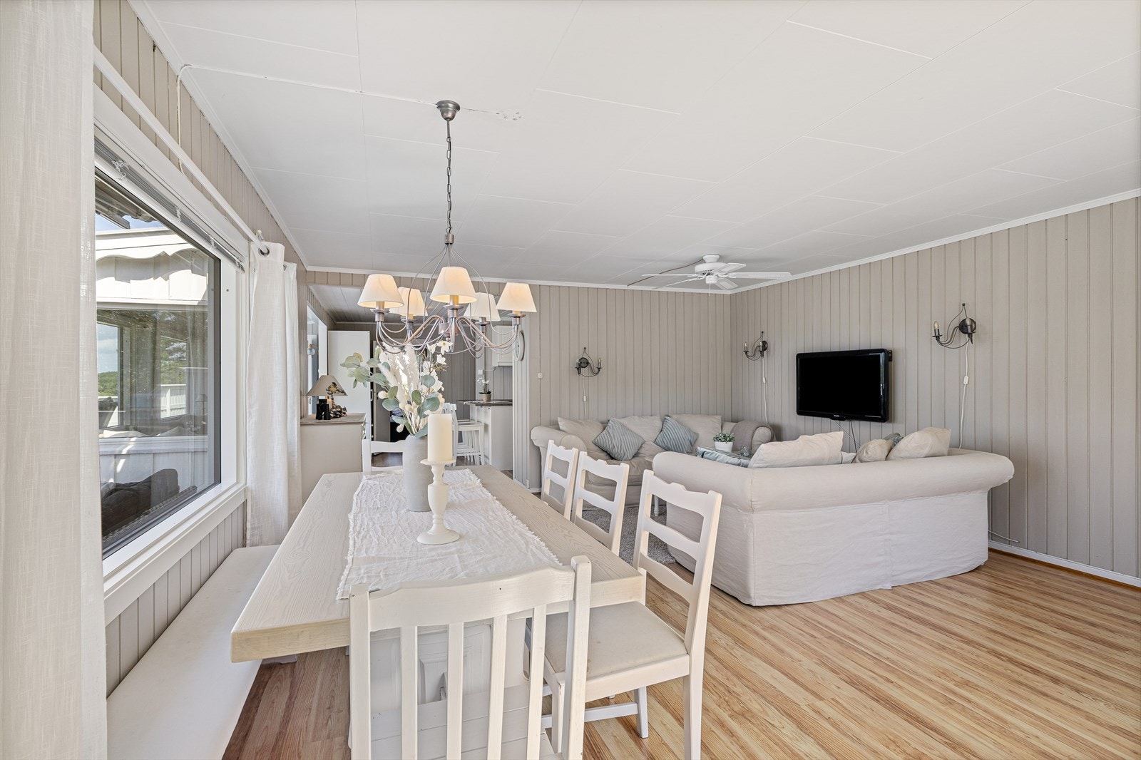 Her ligger alt til rette for å nyte hyggelige måltider med familie og gjester. Galleribilde