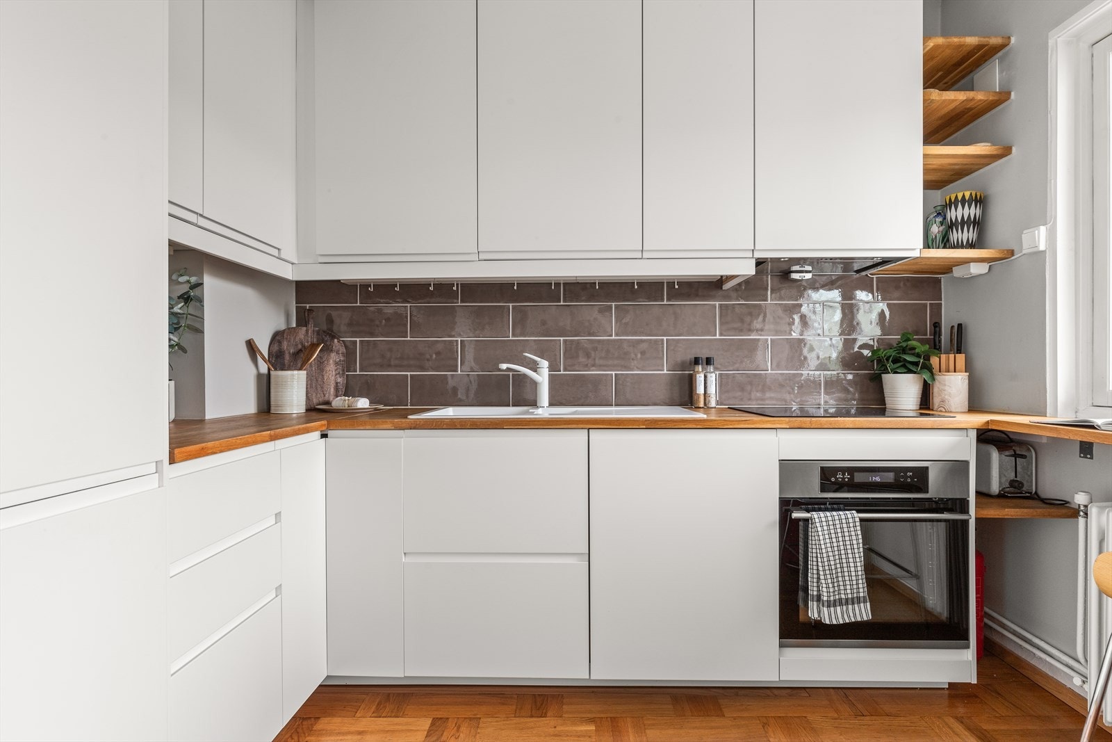 Tidløst Ikea kjøkken fra 2018. Galleribilde