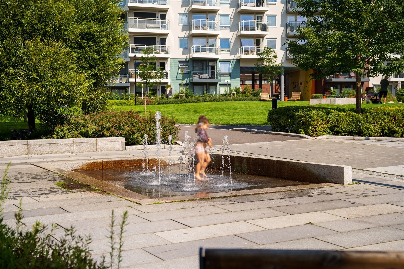 Her bor det en god sammensetning av folk i alle aldre, og det er kort vei både til sentrum og marka. Galleribilde