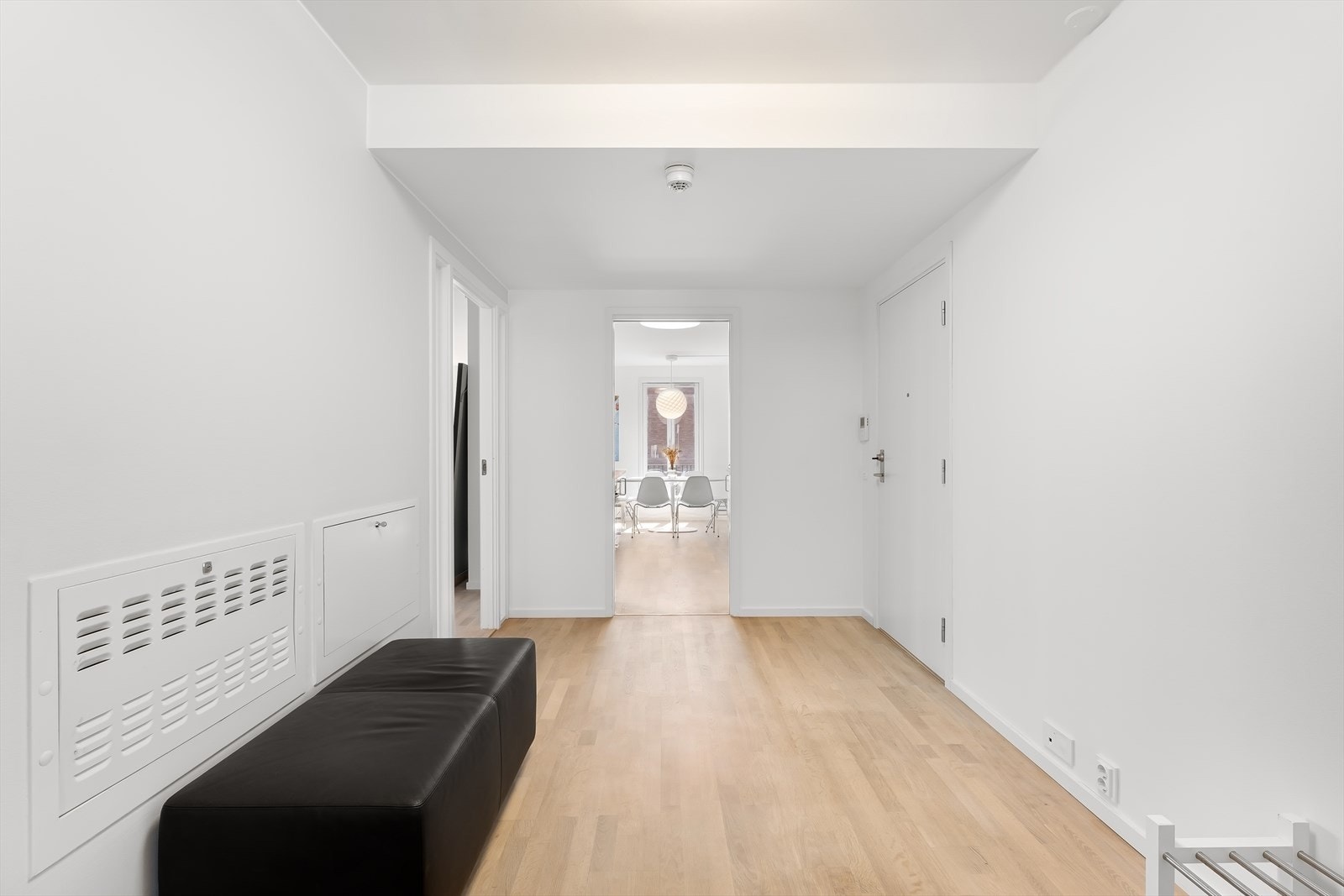 Hall/entré med god plass Galleribilde