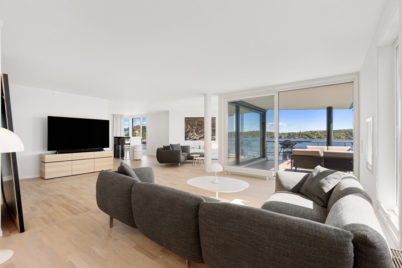 3-stavs eikeparkett Galleribilde