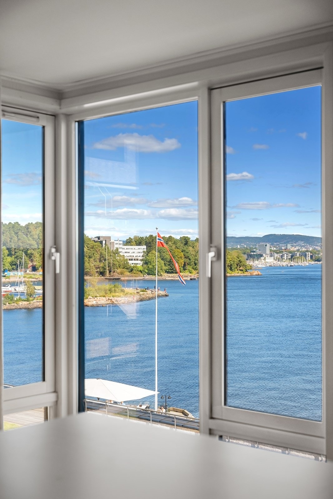 Herfra ser man innover Bestumkilen og Sollerud Galleribilde