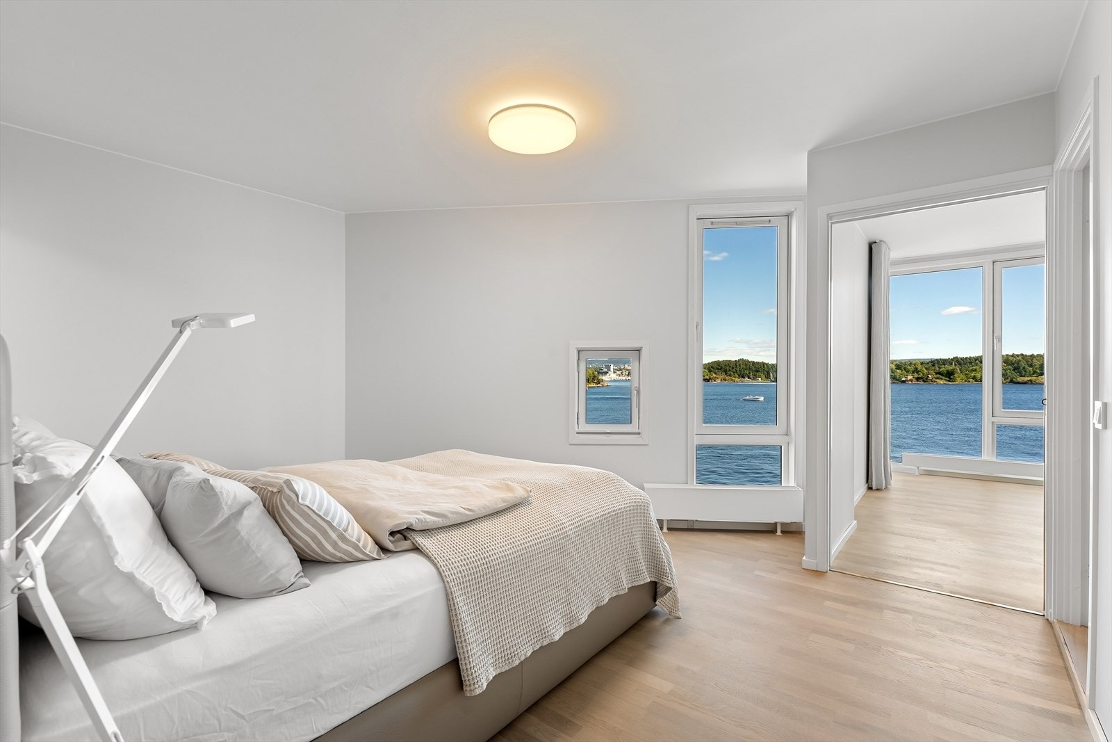 Mastersuite har også sjøutsikt Galleribilde