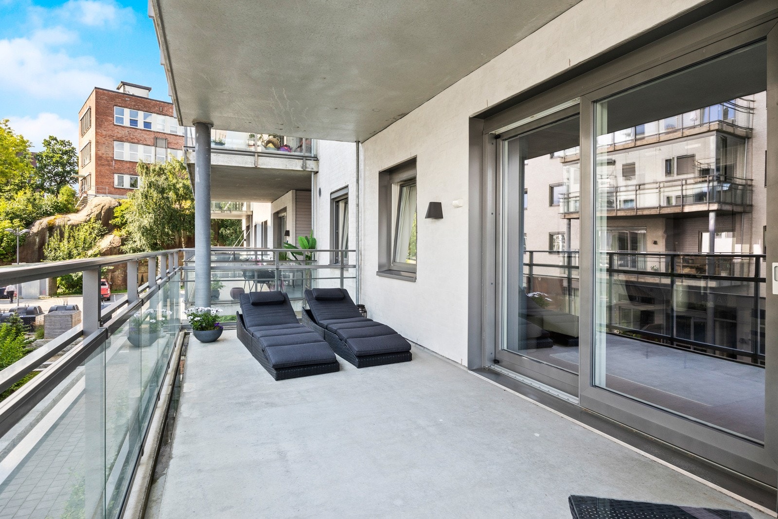 Glassrekkverk sørger for god utsikt. Galleribilde