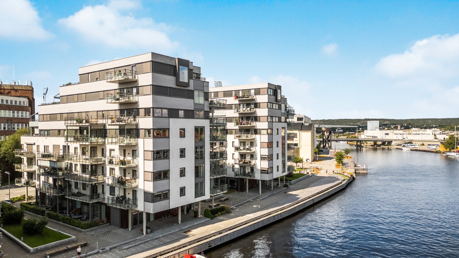 Sentral beliggenhet på Kråkerøysiden av Glomma. Galleribilde