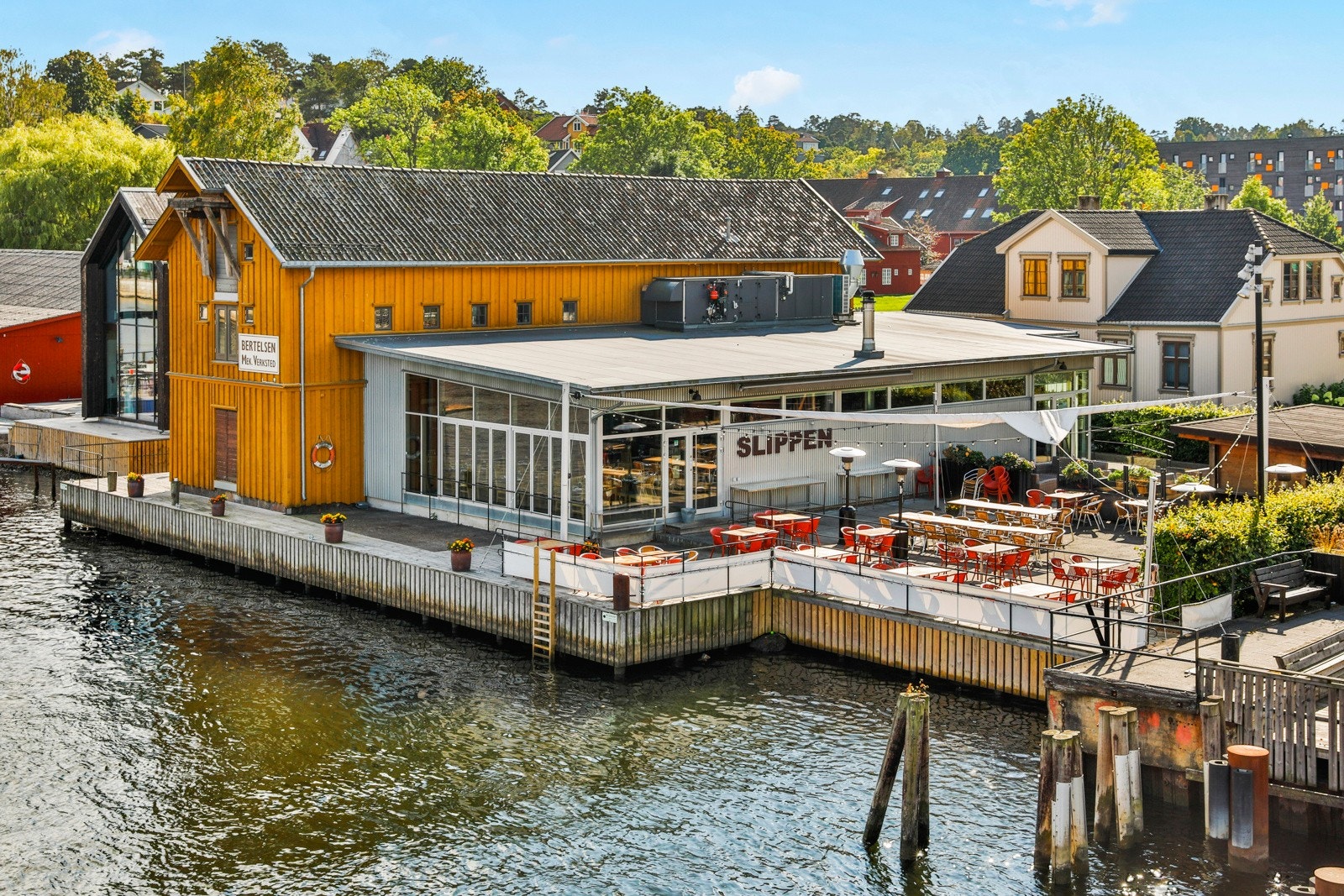 Restaurant Slippen, Høyskolen,, PrivatMegleren, nye Byhaven kjøpesenter og ikke minst Fredrikstad stadion er en del av nærområde Galleribilde