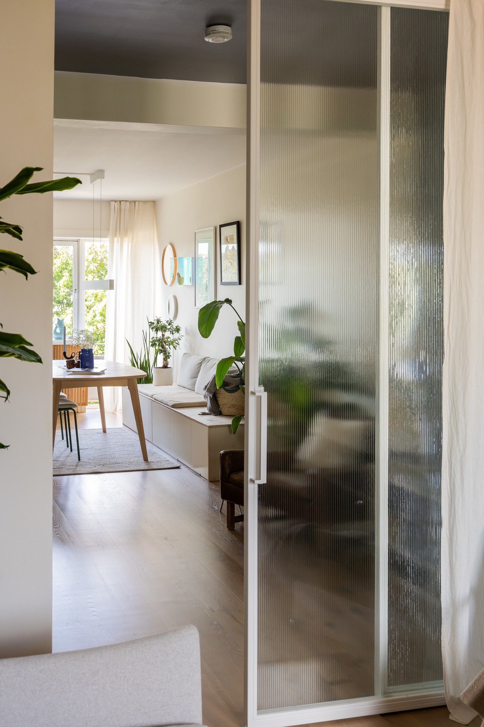 Gjennomgående god takhøyde og naturlig lysinnslipp. Galleribilde