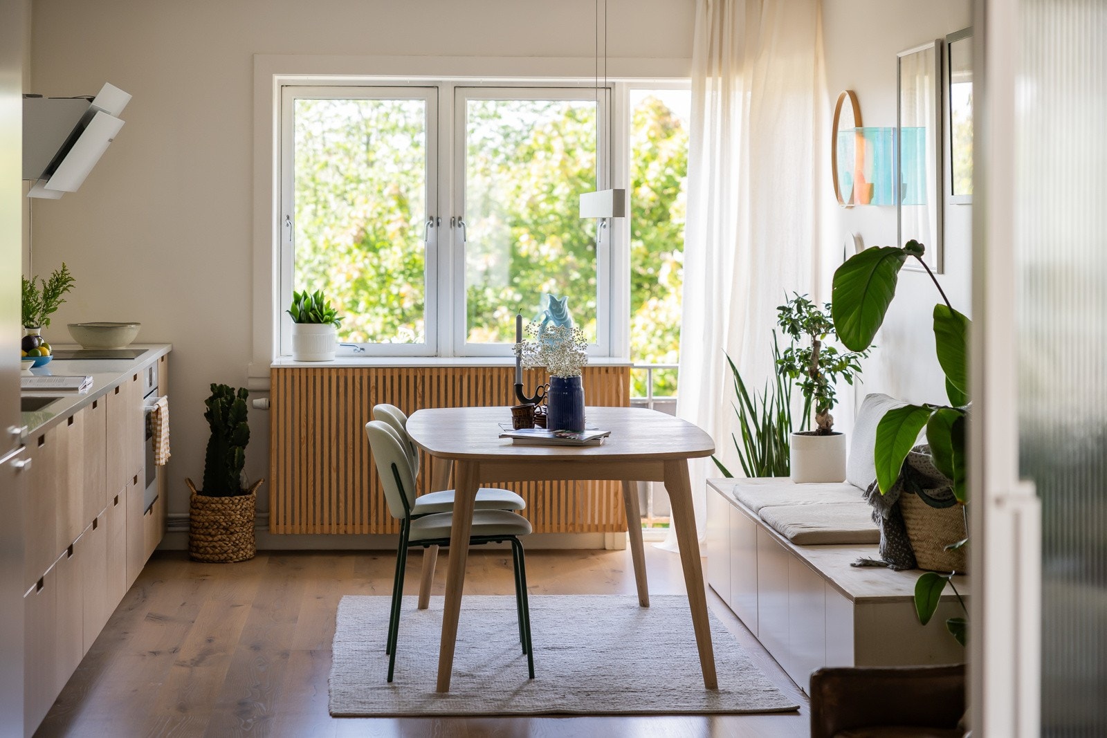 Gjennomgående og nydelig 3-roms med skreddersydde løsninger og optimal utnyttelse av areal Galleribilde