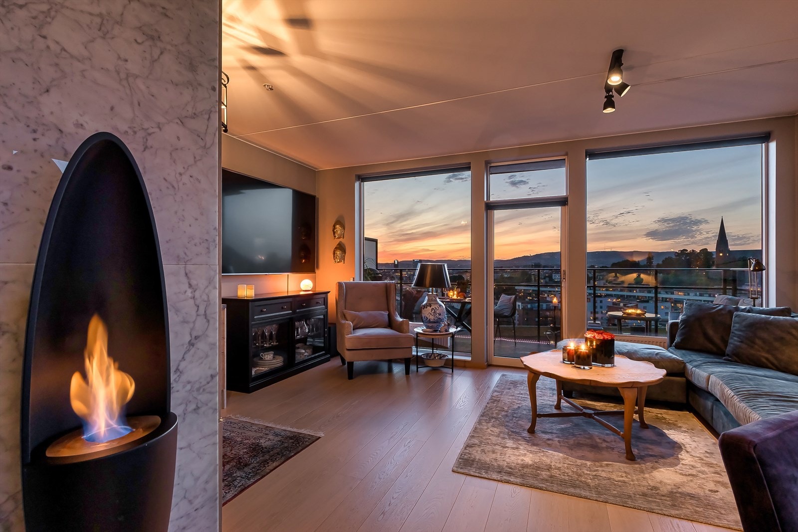 Velkommen til Ingeniørveien 18! Her kan du bo på toppen helt uten innsyn. Galleribilde