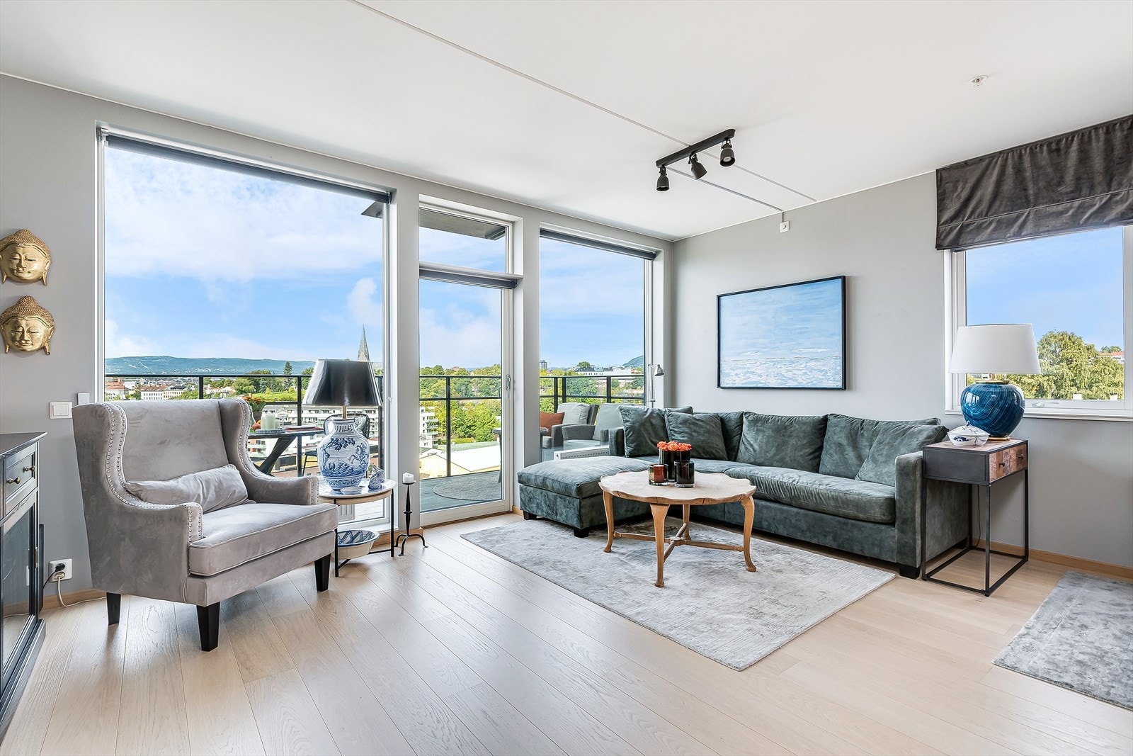 Lekker 3-roms hjørneleilighet med sol fra morgen til kveld. Galleribilde