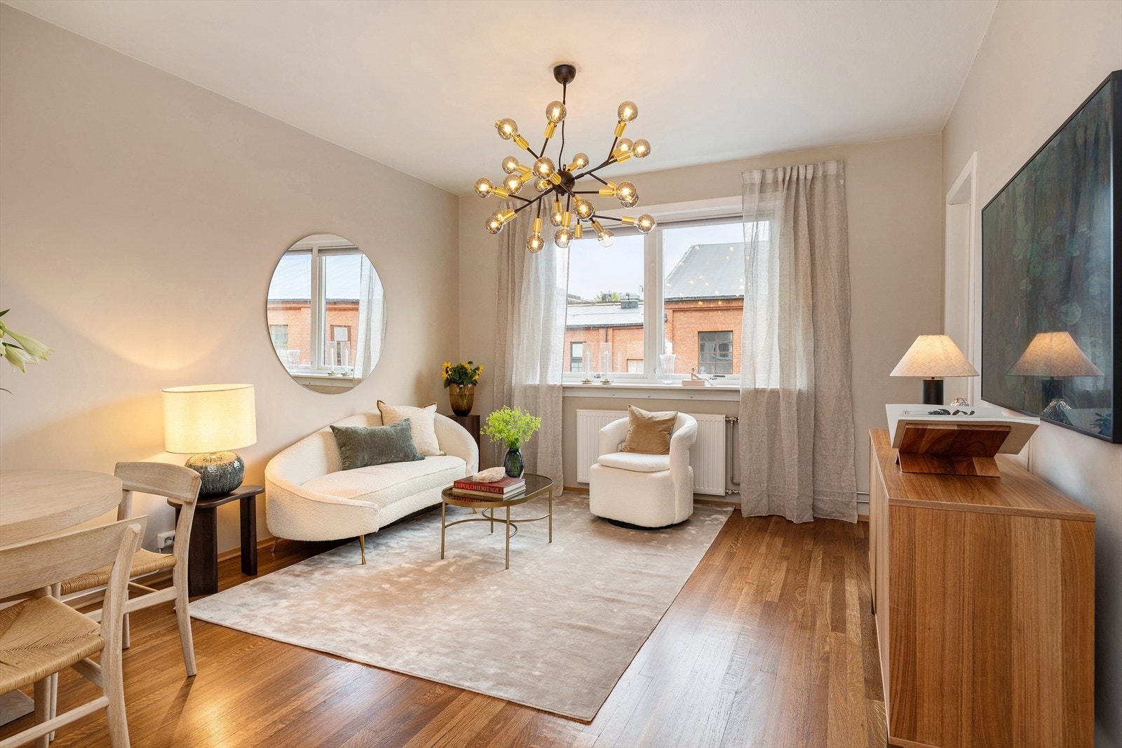 Velkommen til Sørkedalsveien 3C - En pen og arealeffektiv 3-roms selveier i byggets 2. etasje med heis! Galleribilde