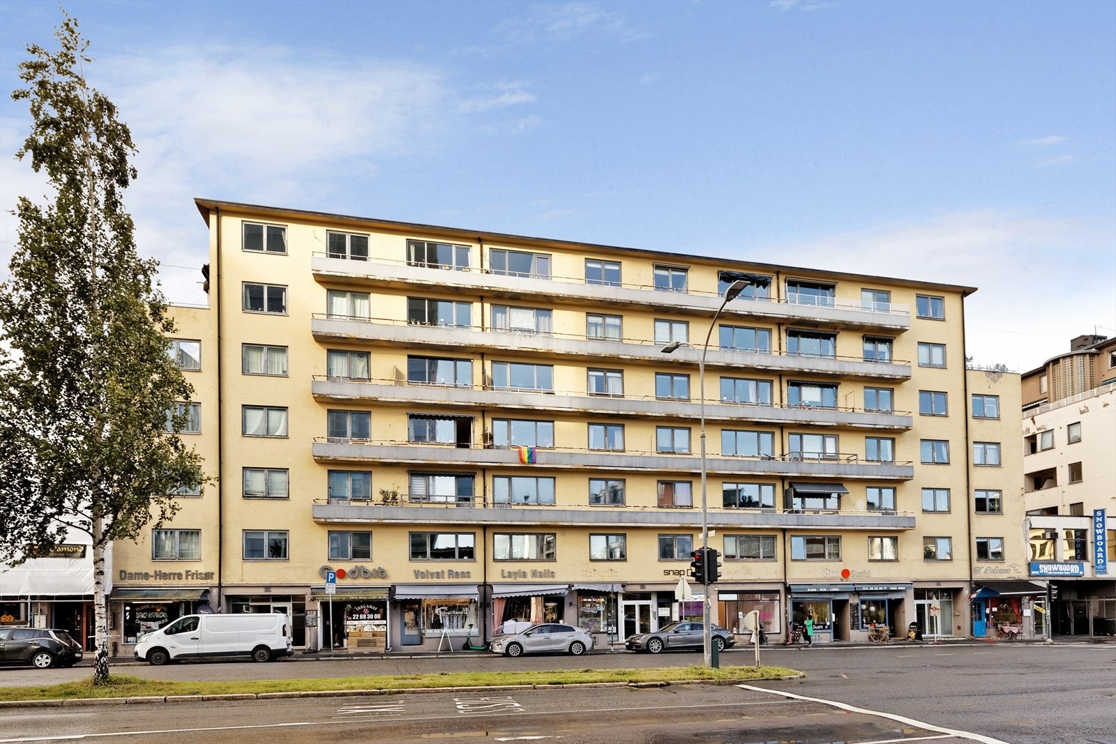 Fasade mot Sørkedalsveien. Hele leiligheten vender mot baksiden av gården. Galleribilde