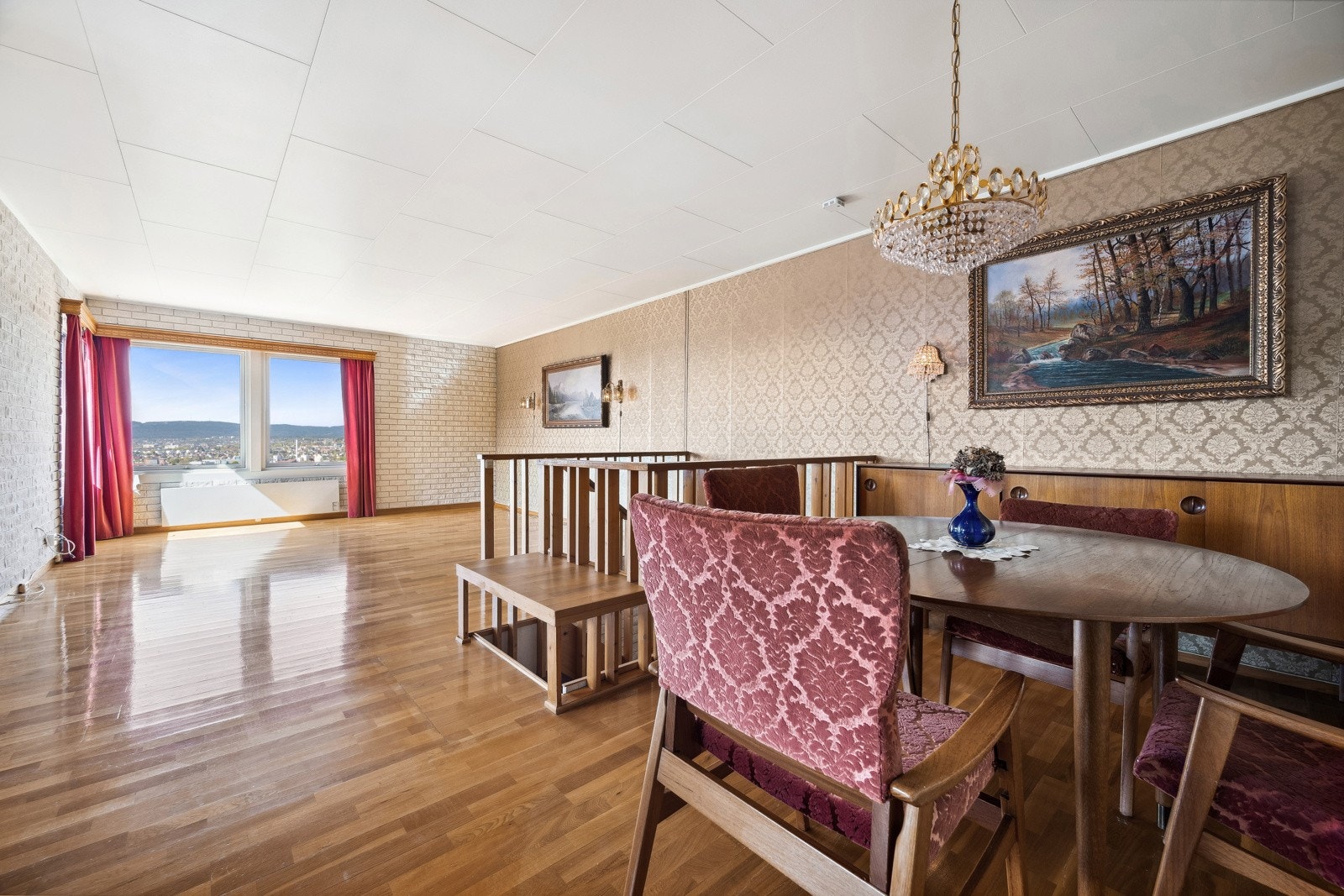 Stor og romslig stue i 2.etg Galleribilde