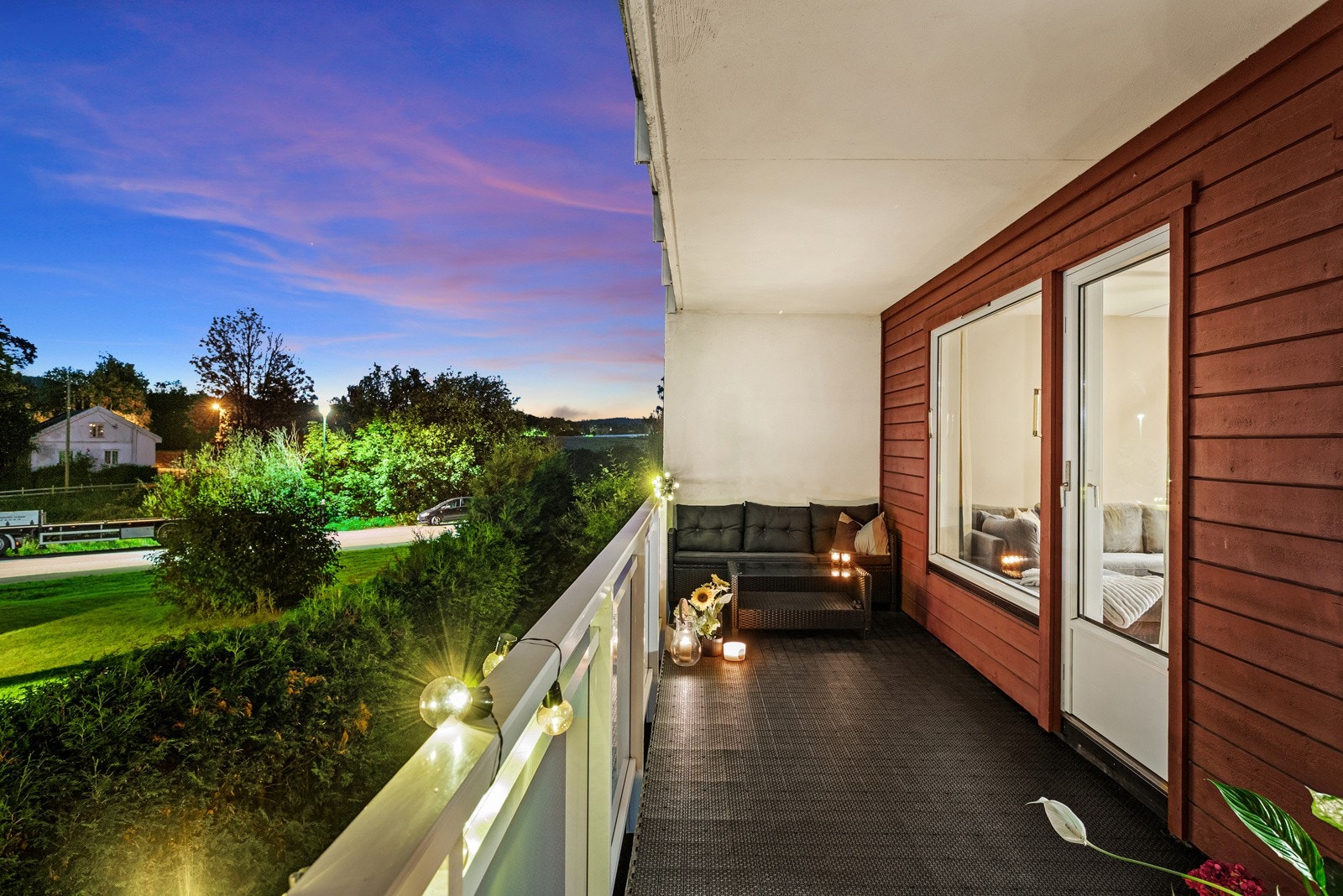 Nyt flotte kveldshimler fra balkongen Galleribilde