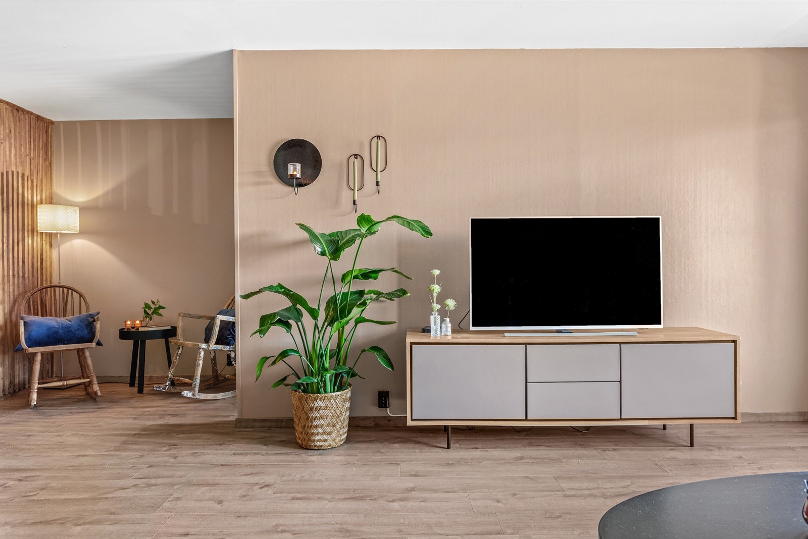 TV og internett er inkludert i felleskostnadene. Galleribilde