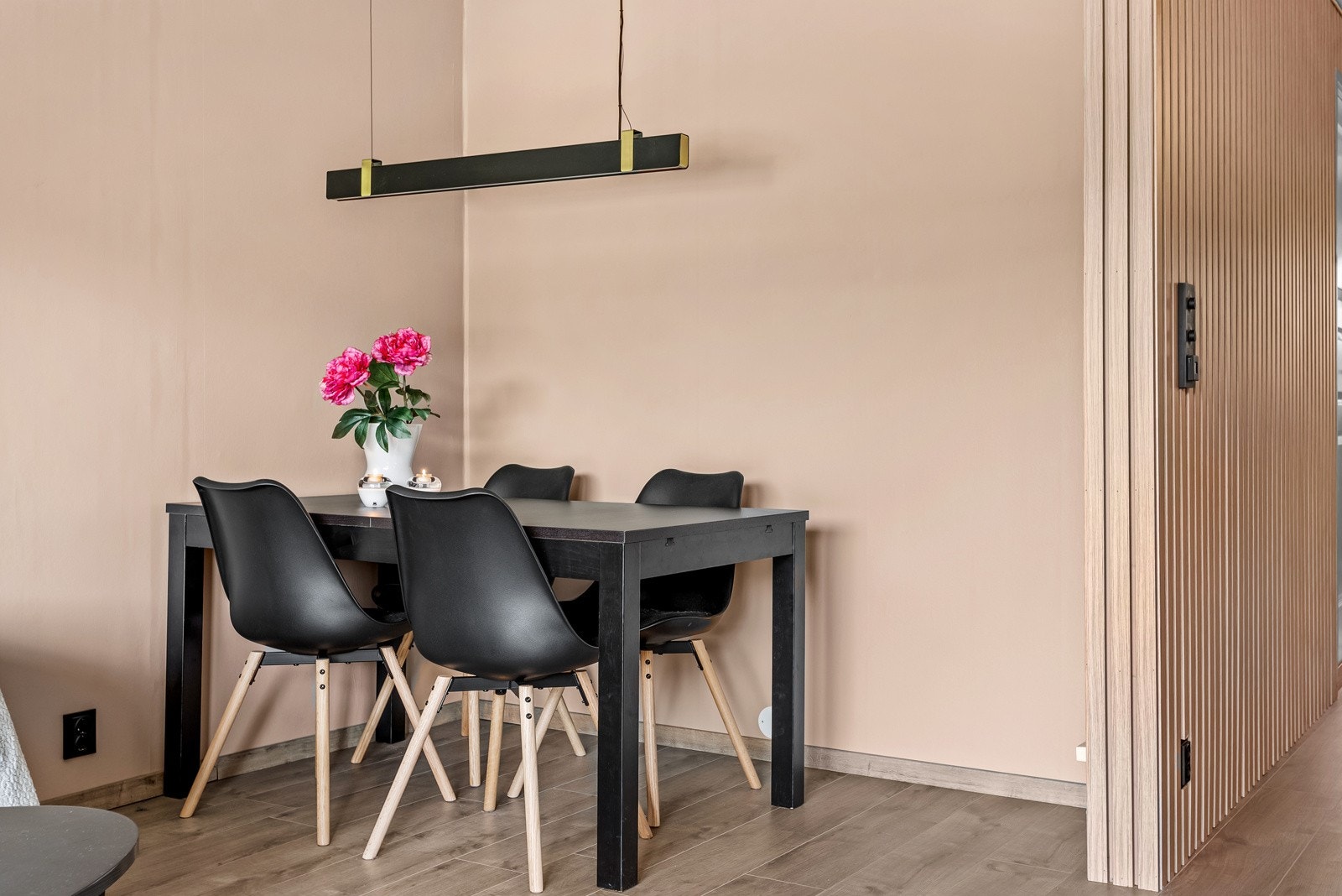 Inviter venner og familie på god middag i din nye bolig. Galleribilde