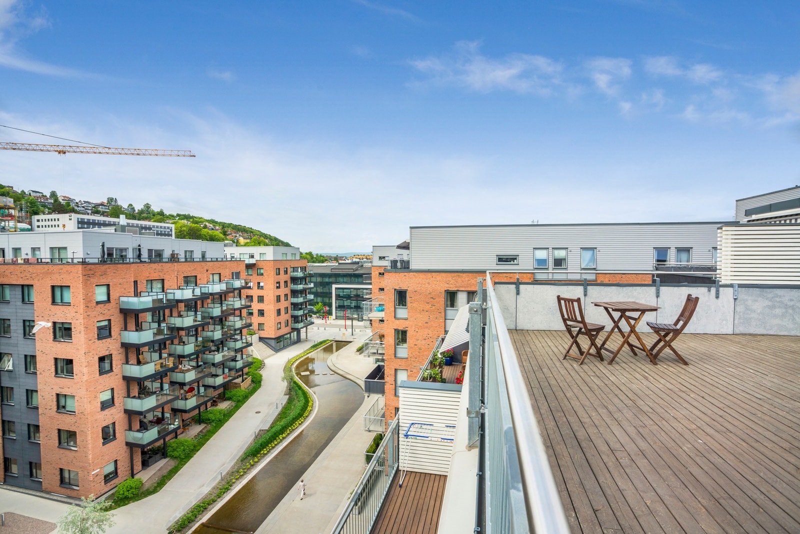 Borettslaget har felles takterrasse i naboblokken. Galleribilde