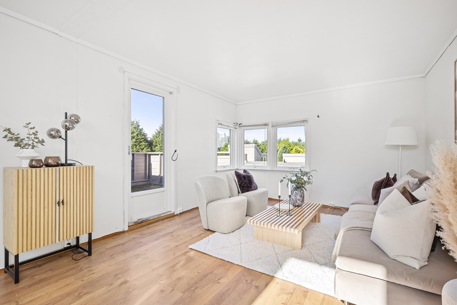 Utgang til takterrasse fra stuen Galleribilde
