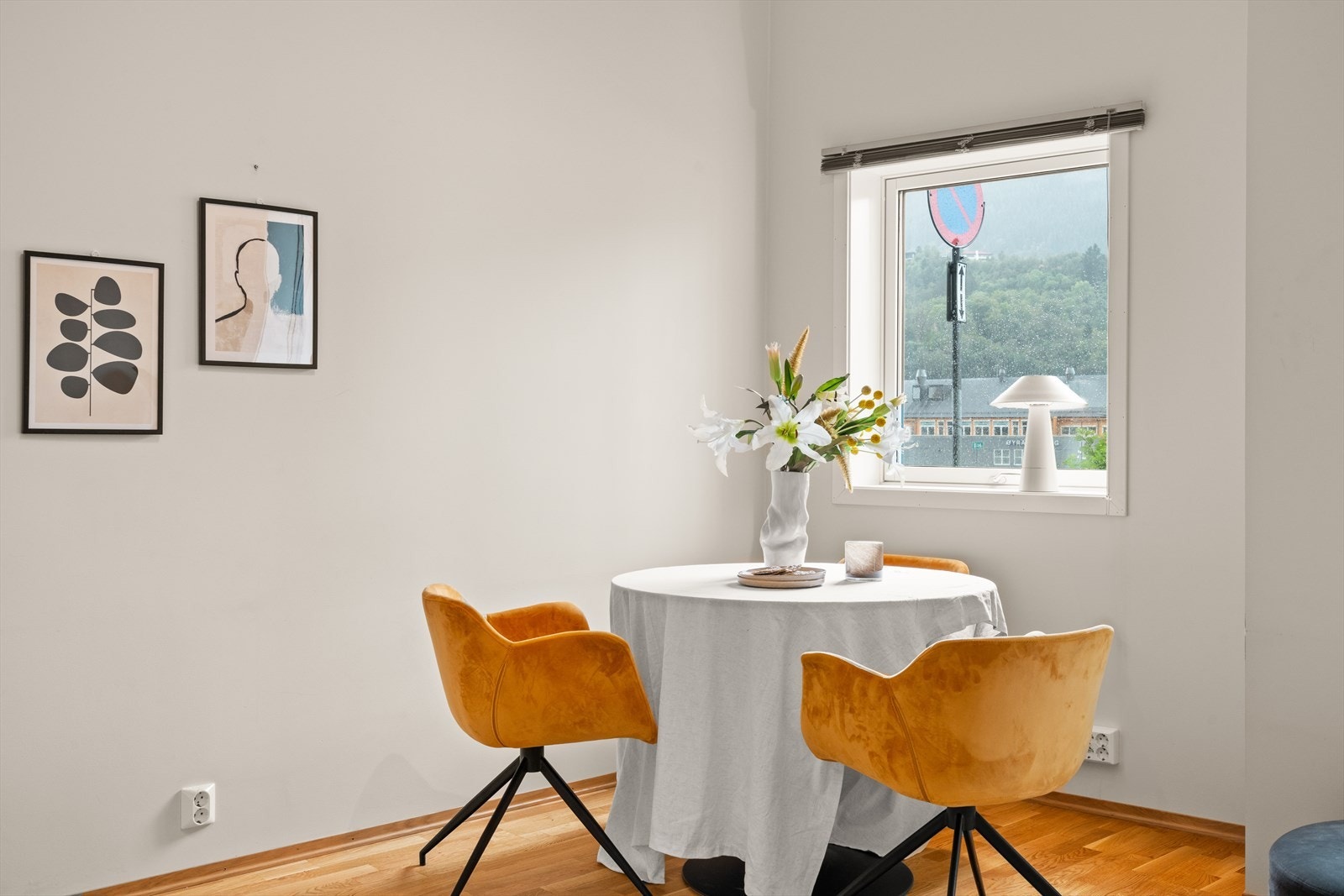 Veggene er malt i en behagelig farge Galleribilde