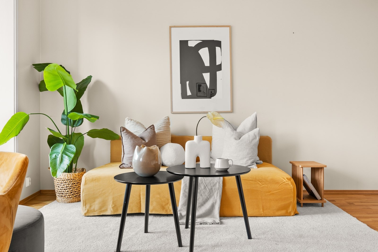 Her har man god plass til både sofakrok og spisestue Galleribilde