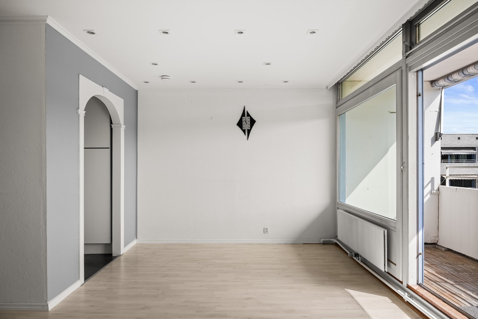 God og naturllig plass til stort spisebord. Galleribilde
