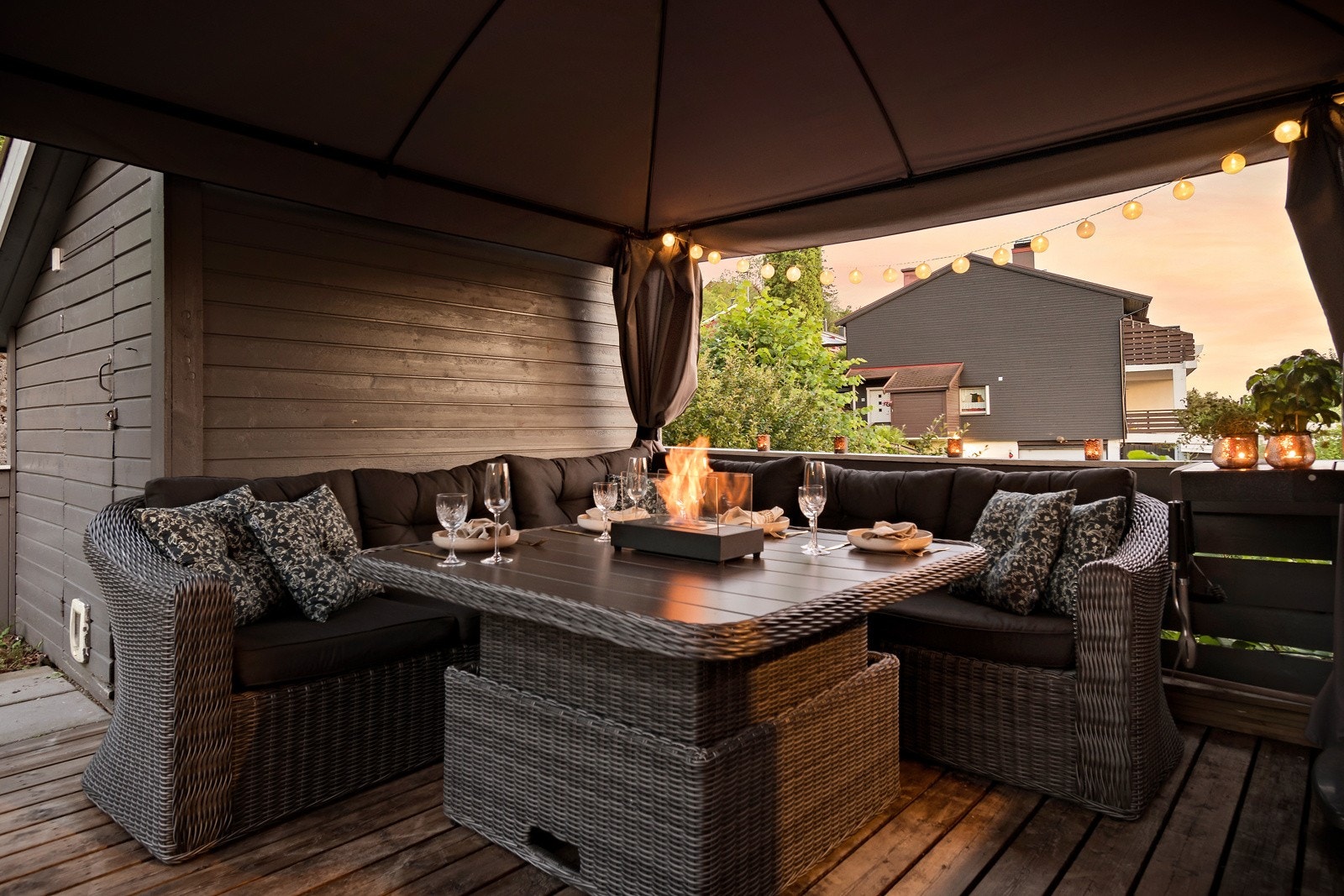 Boligen byr på blant annet flotte uteplasser Galleribilde