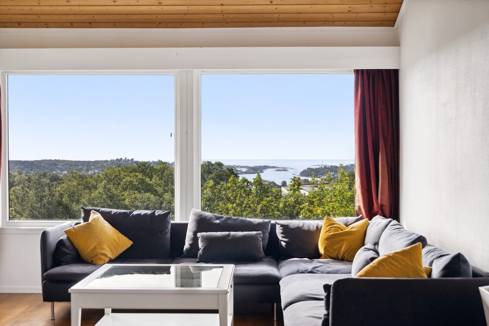 Utsikten fra stuen. Galleribilde