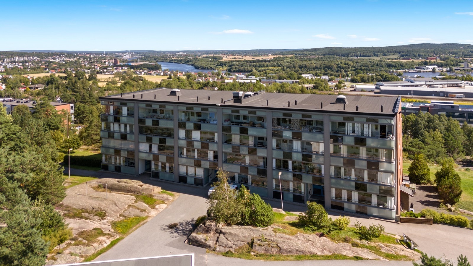 Leiligheten ligger på Vallefallet på Rolvsøy, i et attraktivt og barnevennlig boligområde Galleribilde